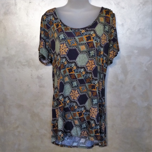 LuLaRoe Tops - Super Soft Lularoe Tunic Tee Like New L